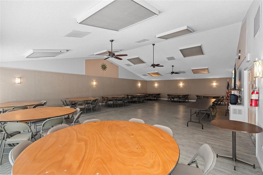 Active With Contract: $189,000 (1 beds, 1 baths, 815 Square Feet)