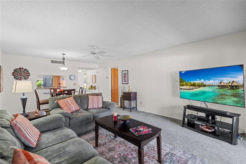 Active With Contract: $189,000 (1 beds, 1 baths, 815 Square Feet)