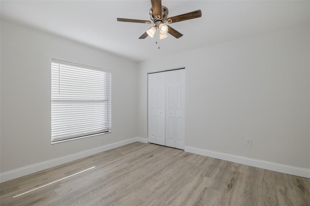 Под контрактом: $289,900 (3 спален, 2 ванн, 1523 Квадратных фут)