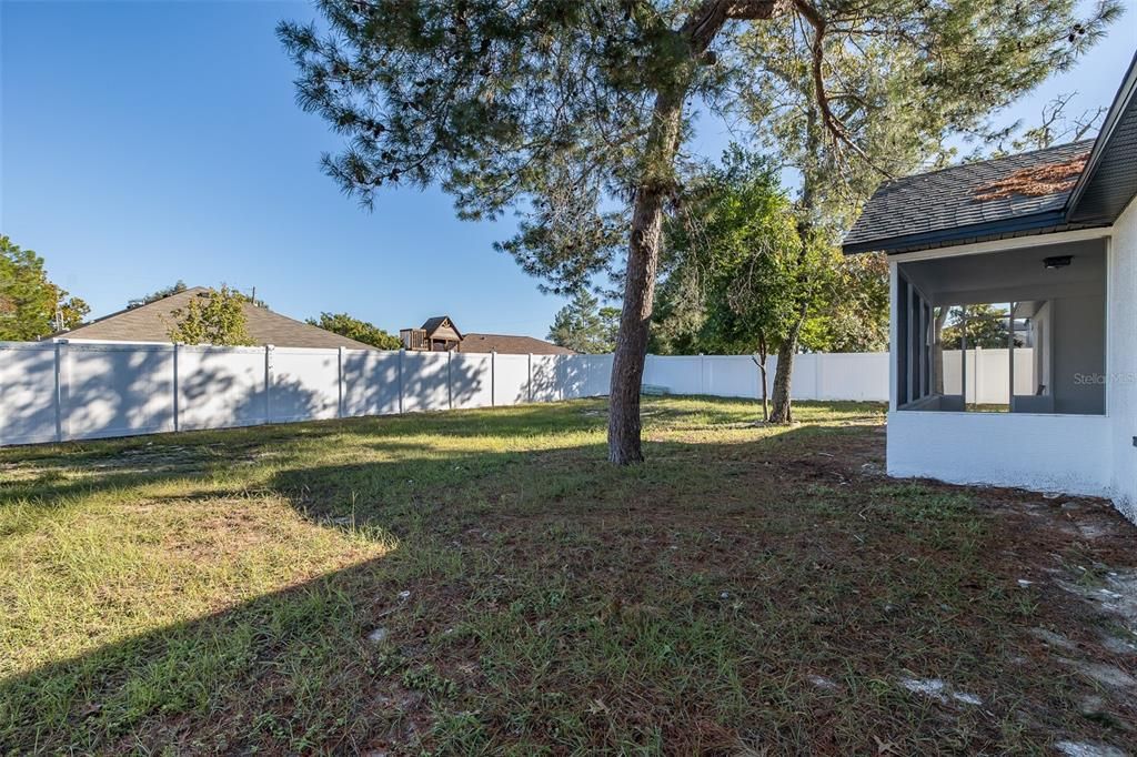 Под контрактом: $289,900 (3 спален, 2 ванн, 1523 Квадратных фут)