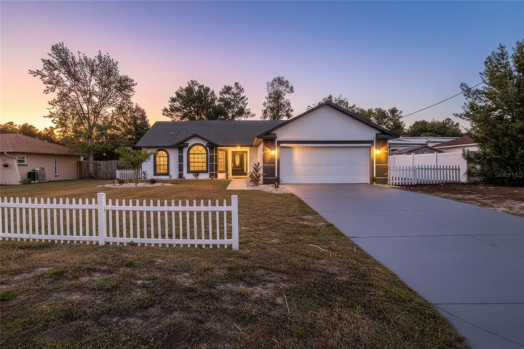 Под контрактом: $289,900 (3 спален, 2 ванн, 1523 Квадратных фут)