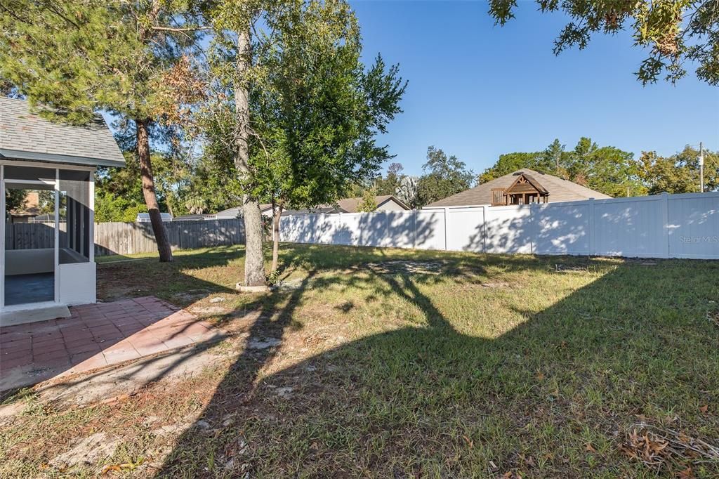 Под контрактом: $289,900 (3 спален, 2 ванн, 1523 Квадратных фут)