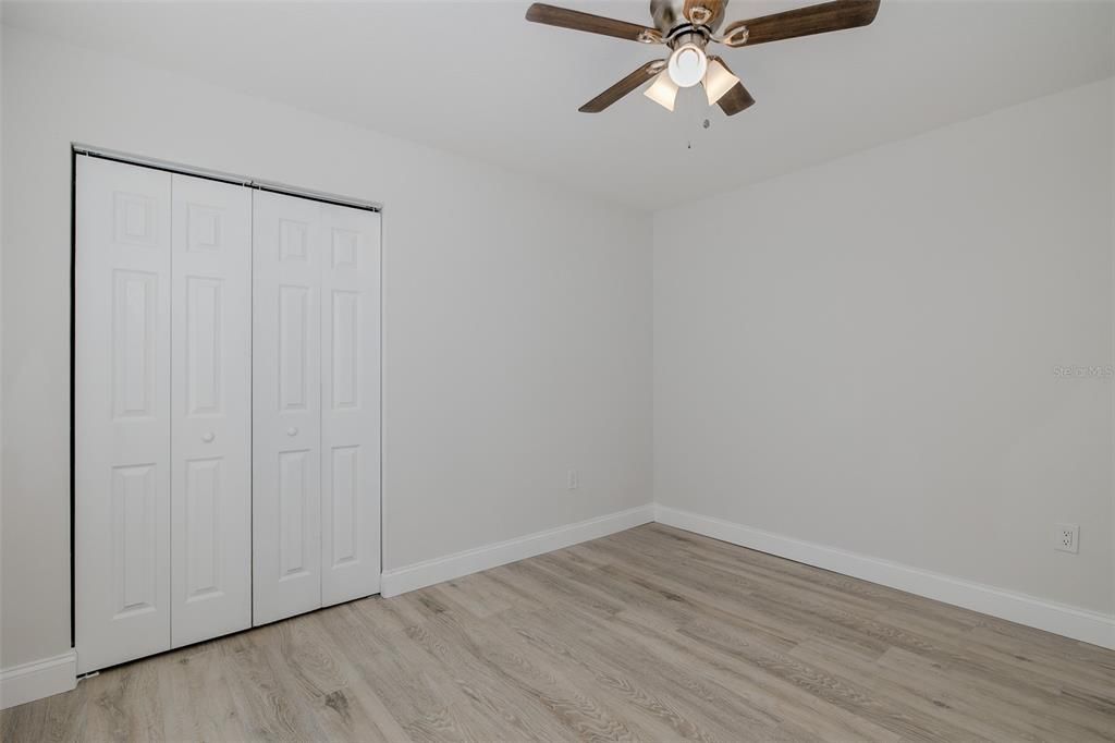 Под контрактом: $289,900 (3 спален, 2 ванн, 1523 Квадратных фут)