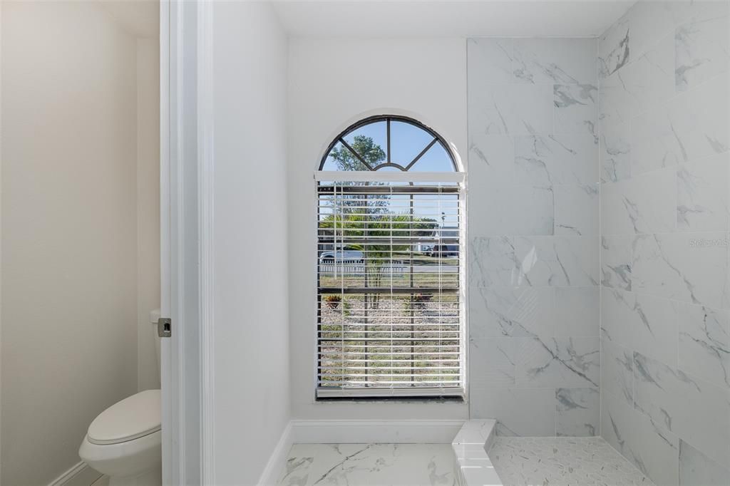 Под контрактом: $289,900 (3 спален, 2 ванн, 1523 Квадратных фут)