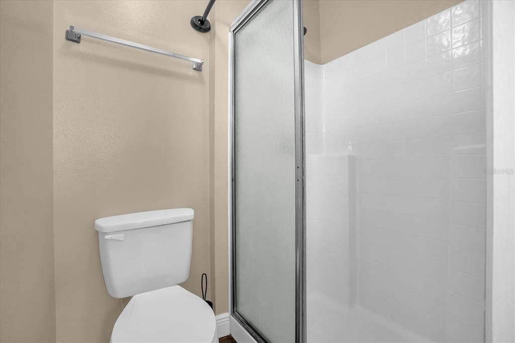 合同活跃: $269,900 (3 贝兹, 2 浴室, 1260 平方英尺)