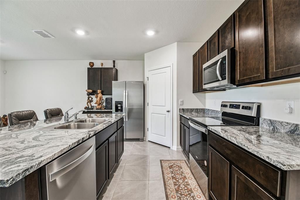 For Rent: $3,000 (4 beds, 2 baths, 1846 Square Feet)