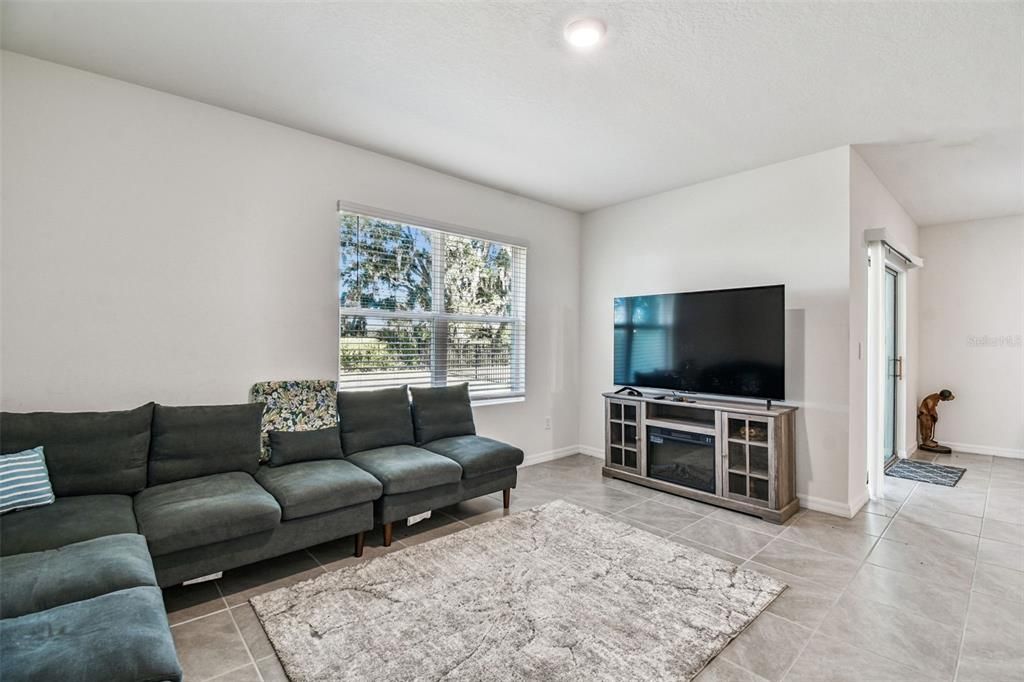 For Rent: $3,000 (4 beds, 2 baths, 1846 Square Feet)