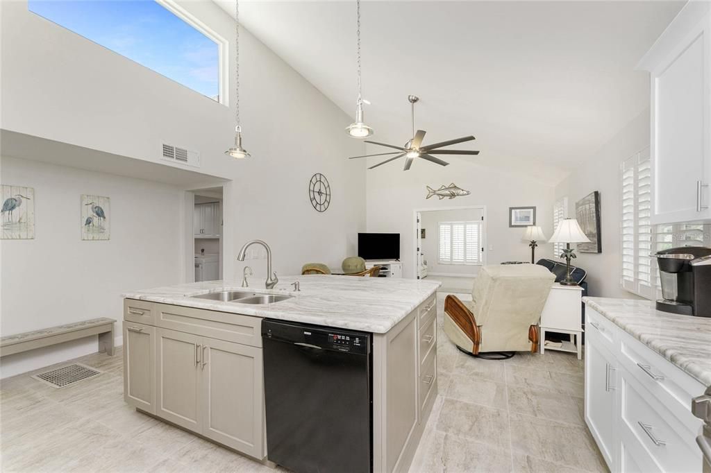 Activo con contrato: $499,000 (3 camas, 2 baños, 2164 Pies cuadrados)