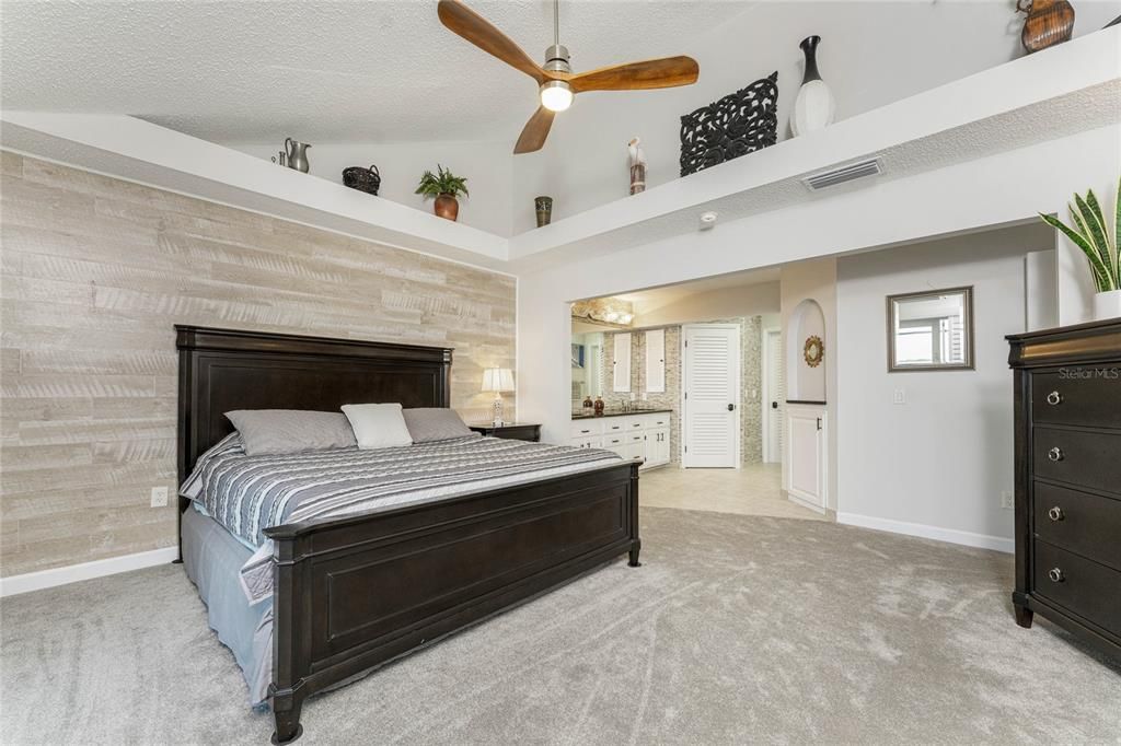 Activo con contrato: $499,000 (3 camas, 2 baños, 2164 Pies cuadrados)