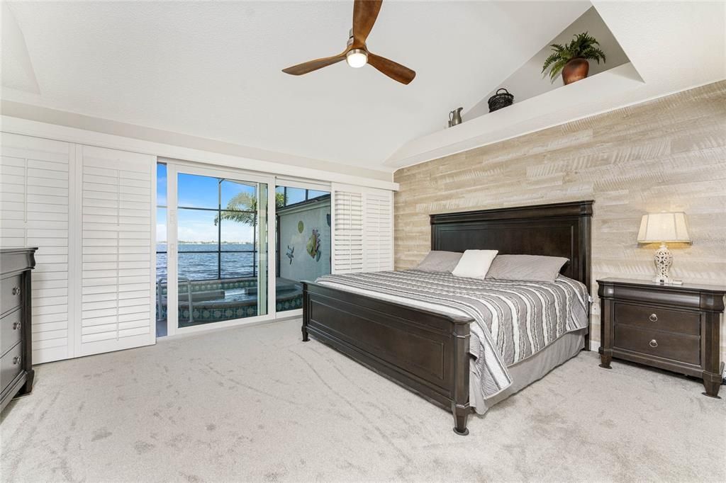 Activo con contrato: $499,000 (3 camas, 2 baños, 2164 Pies cuadrados)