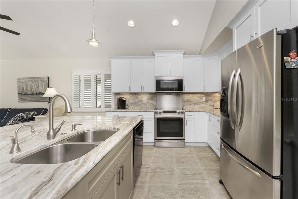 Activo con contrato: $499,000 (3 camas, 2 baños, 2164 Pies cuadrados)