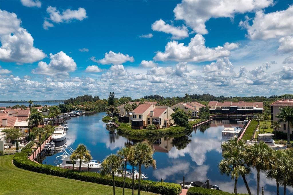 Activo con contrato: $499,000 (3 camas, 2 baños, 2164 Pies cuadrados)