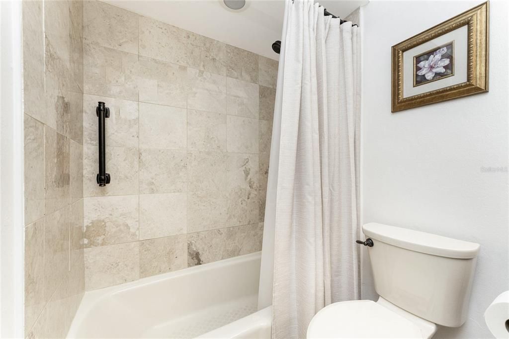 Activo con contrato: $499,000 (3 camas, 2 baños, 2164 Pies cuadrados)