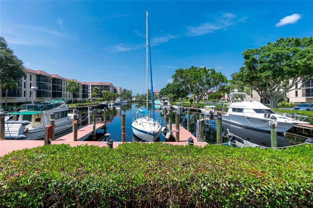 Activo con contrato: $499,000 (3 camas, 2 baños, 2164 Pies cuadrados)