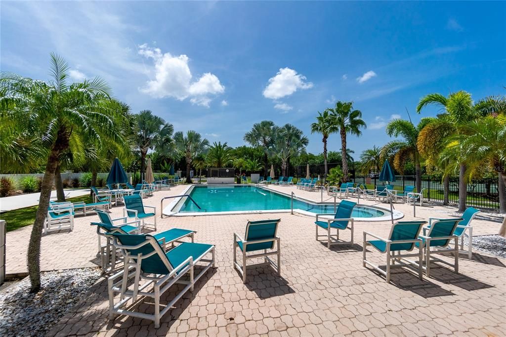 Activo con contrato: $499,000 (3 camas, 2 baños, 2164 Pies cuadrados)