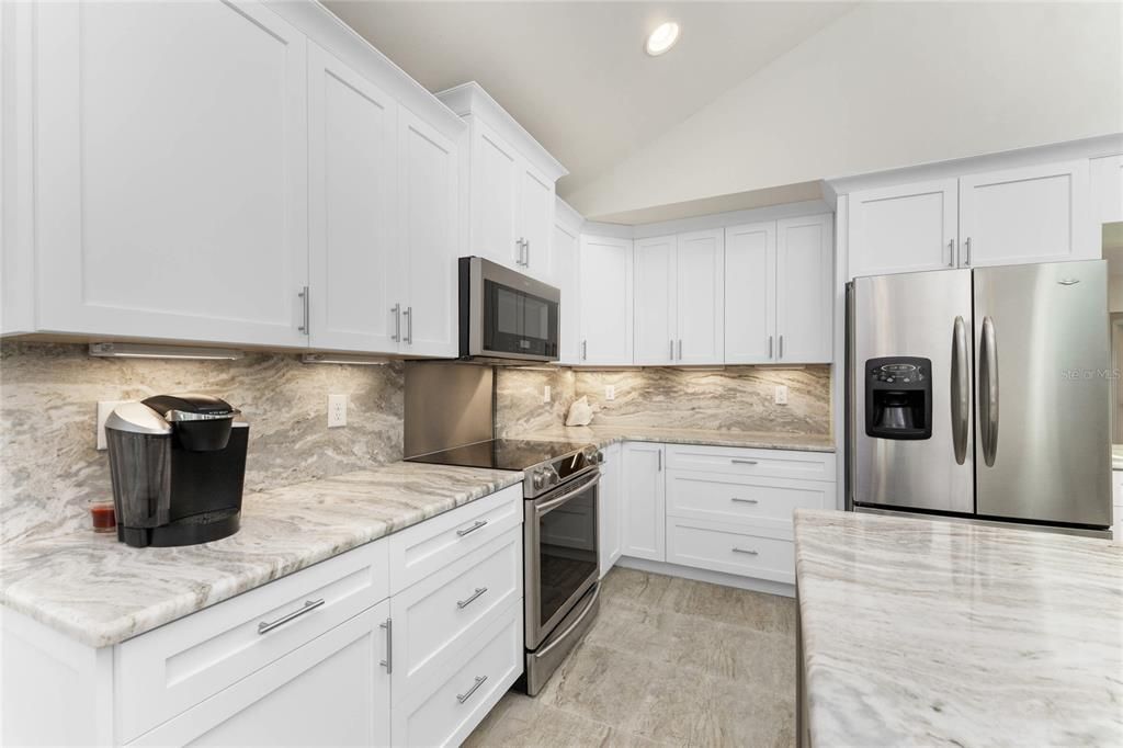 Activo con contrato: $499,000 (3 camas, 2 baños, 2164 Pies cuadrados)