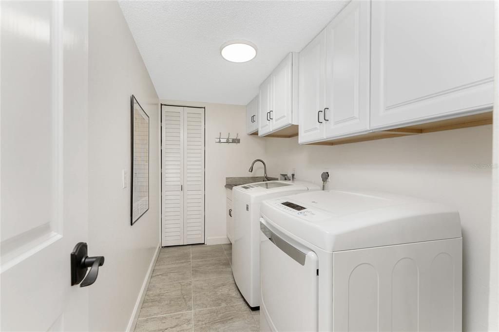 Activo con contrato: $499,000 (3 camas, 2 baños, 2164 Pies cuadrados)