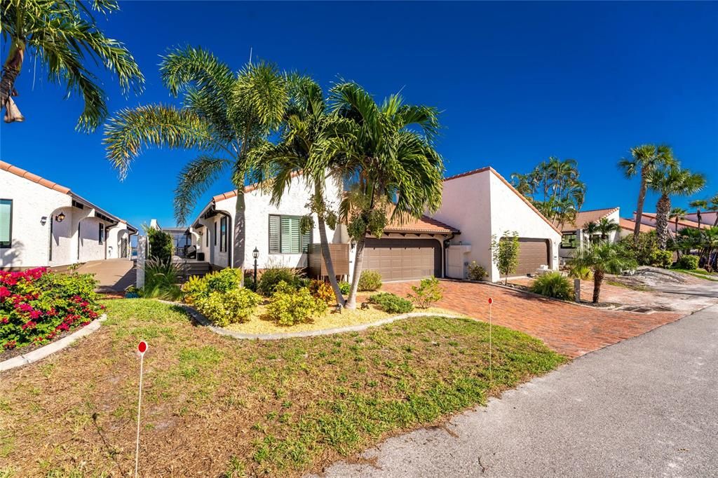 Activo con contrato: $499,000 (3 camas, 2 baños, 2164 Pies cuadrados)