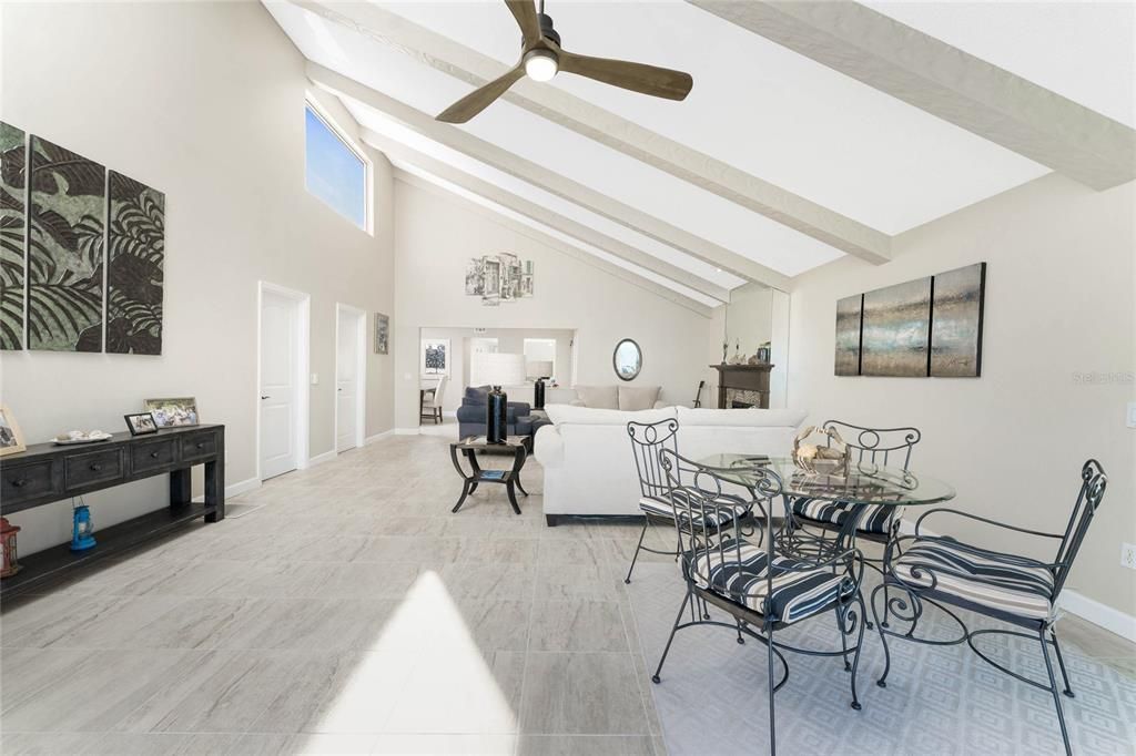 Activo con contrato: $499,000 (3 camas, 2 baños, 2164 Pies cuadrados)