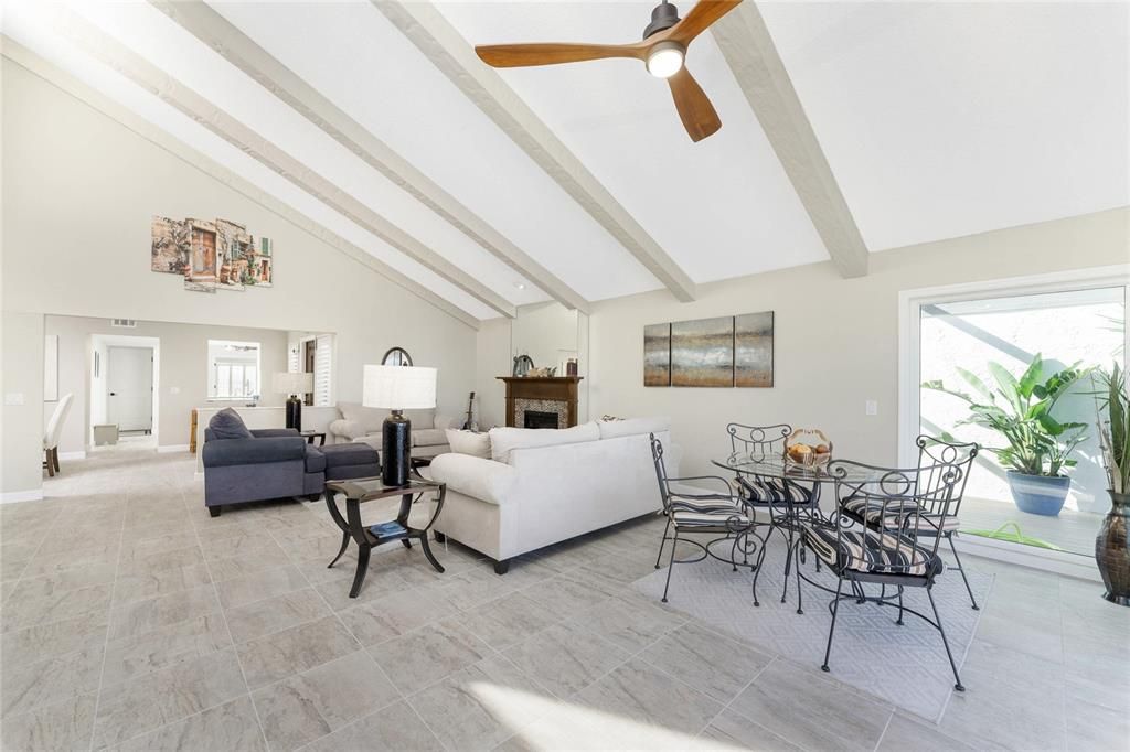 Activo con contrato: $499,000 (3 camas, 2 baños, 2164 Pies cuadrados)