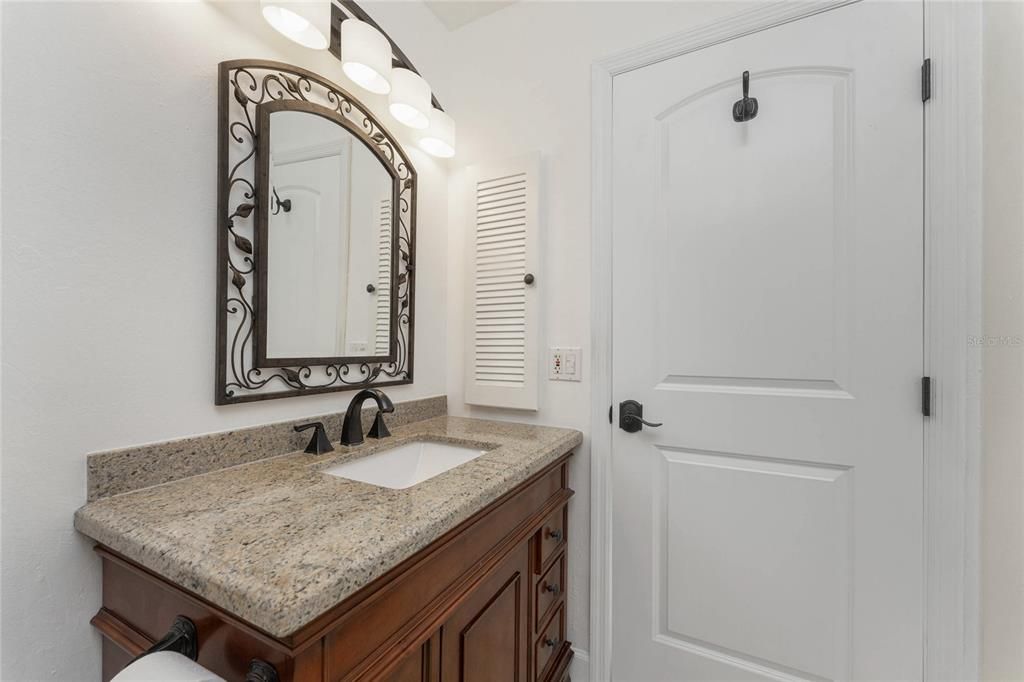 Activo con contrato: $499,000 (3 camas, 2 baños, 2164 Pies cuadrados)