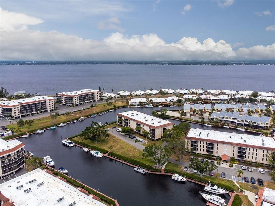 Activo con contrato: $499,000 (3 camas, 2 baños, 2164 Pies cuadrados)