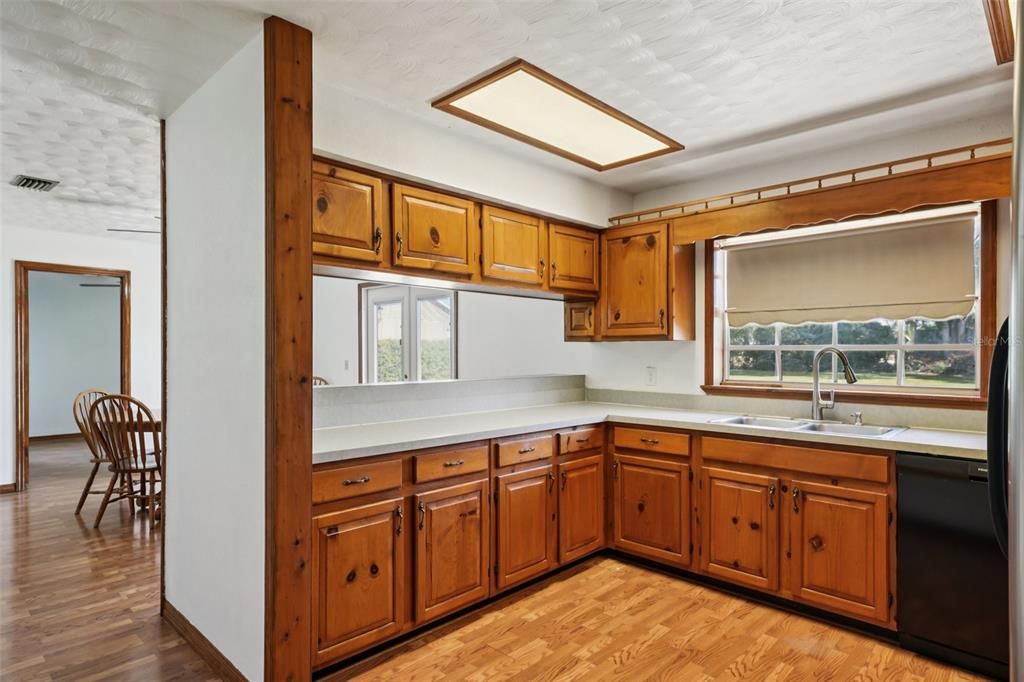 For Sale: $485,000 (3 beds, 2 baths, 1784 Square Feet)