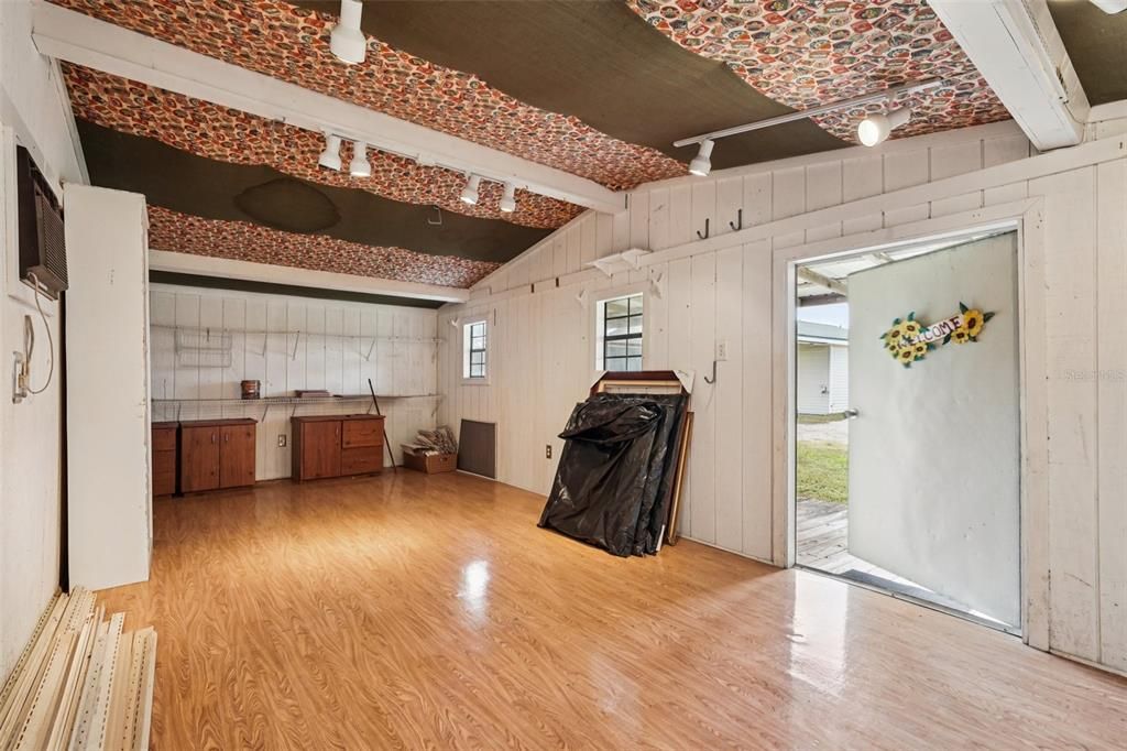 For Sale: $485,000 (3 beds, 2 baths, 1784 Square Feet)