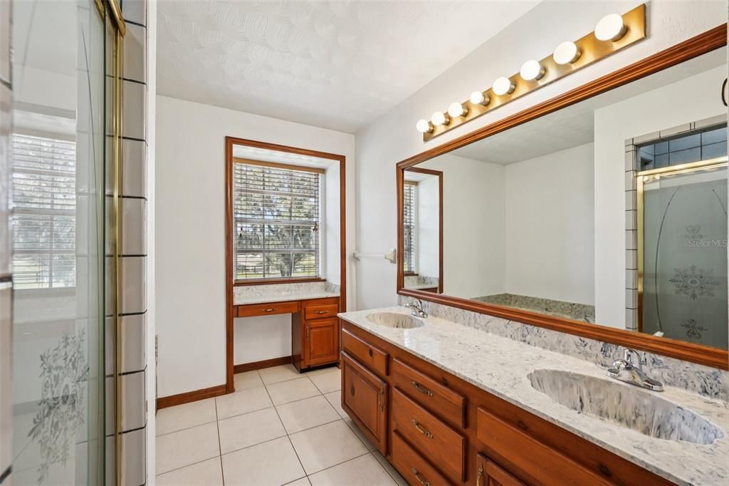 For Sale: $485,000 (3 beds, 2 baths, 1784 Square Feet)