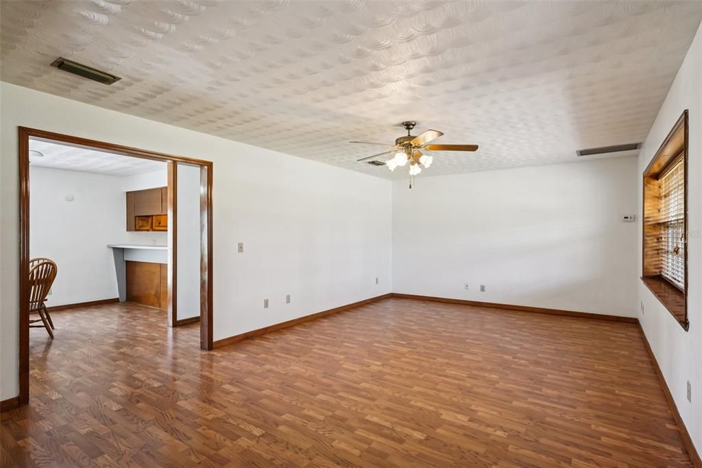 For Sale: $485,000 (3 beds, 2 baths, 1784 Square Feet)