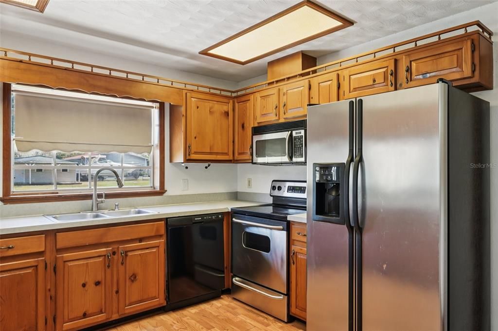 For Sale: $485,000 (3 beds, 2 baths, 1784 Square Feet)