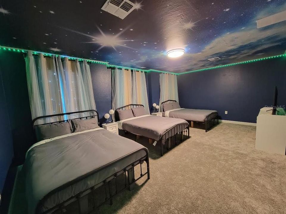 En Venta: $979,000 (8 camas, 5 baños, 4289 Pies cuadrados)