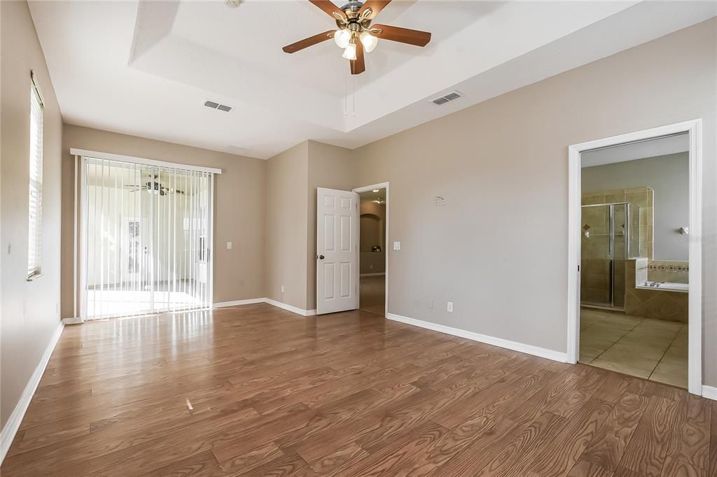 Activo con contrato: $474,000 (4 camas, 3 baños, 2574 Pies cuadrados)