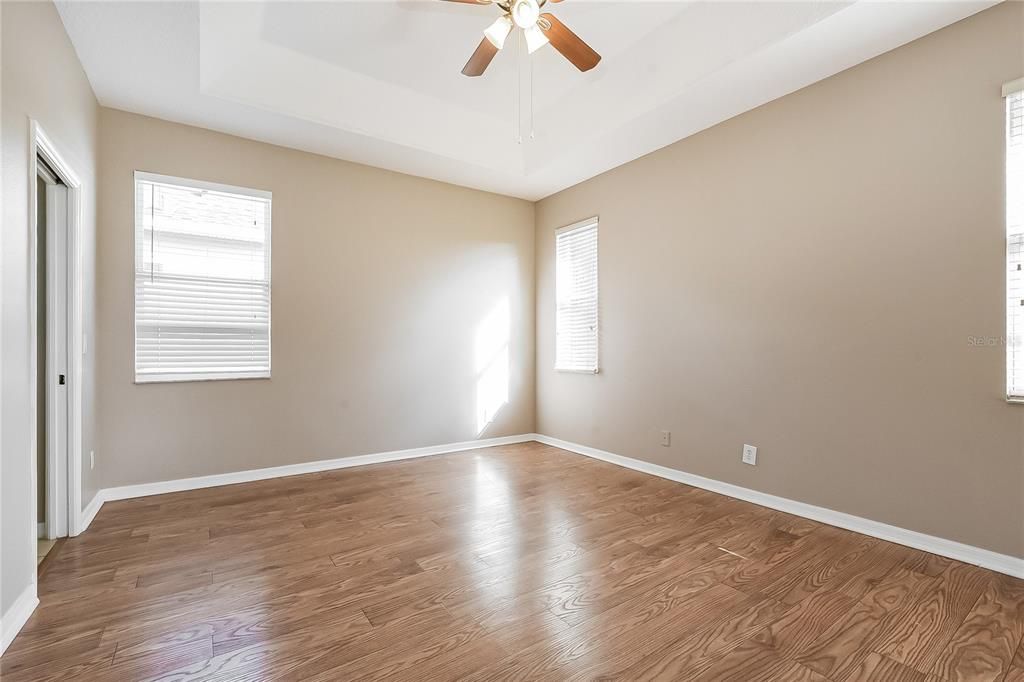 Activo con contrato: $474,000 (4 camas, 3 baños, 2574 Pies cuadrados)