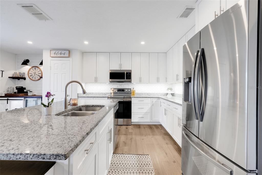 На продажу: $620,000 (5 спален, 2 ванн, 3257 Квадратных фут)