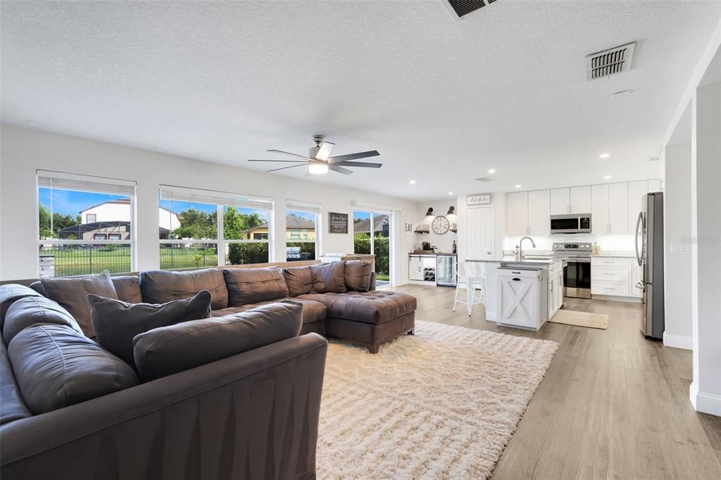 На продажу: $620,000 (5 спален, 2 ванн, 3257 Квадратных фут)