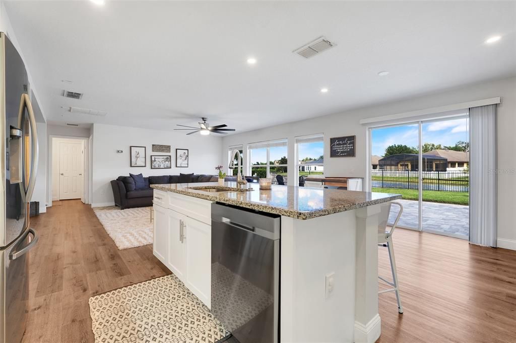 На продажу: $620,000 (5 спален, 2 ванн, 3257 Квадратных фут)