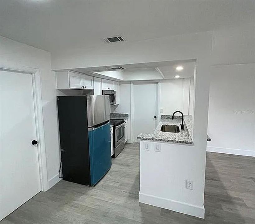 待售: $253,000 (3 贝兹, 2 浴室, 1085 平方英尺)