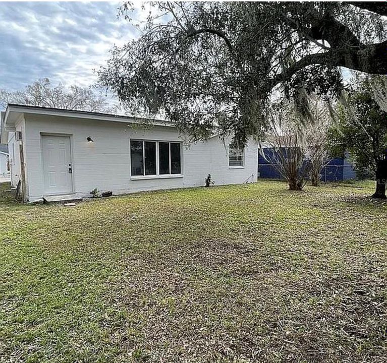 待售: $253,000 (3 贝兹, 2 浴室, 1085 平方英尺)