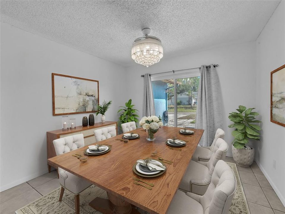 合同活跃: $395,000 (4 贝兹, 2 浴室, 2018 平方英尺)