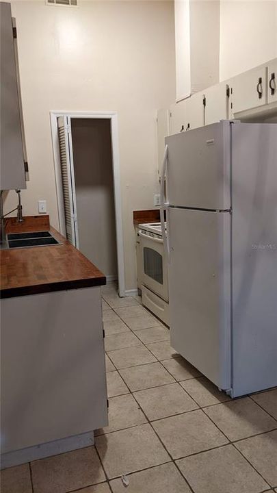 合同活跃: $130,000 (2 贝兹, 1 浴室, 785 平方英尺)