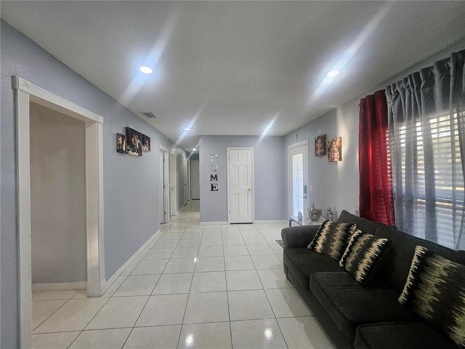 出租: $2,600 (4 贝兹, 2 浴室, 1359 平方英尺)