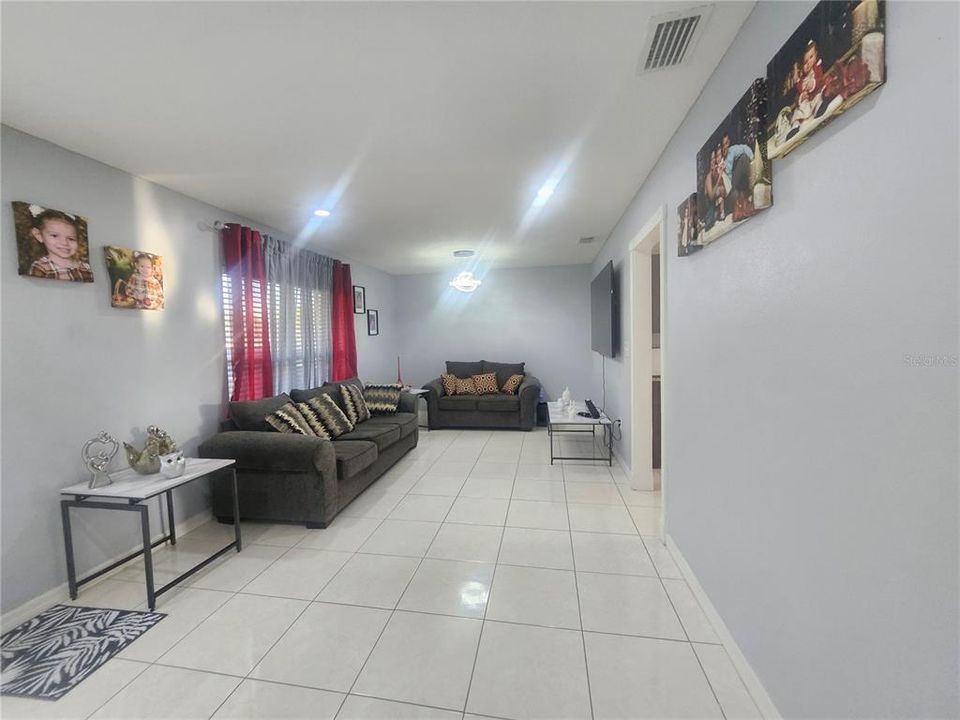 出租: $2,600 (4 贝兹, 2 浴室, 1359 平方英尺)