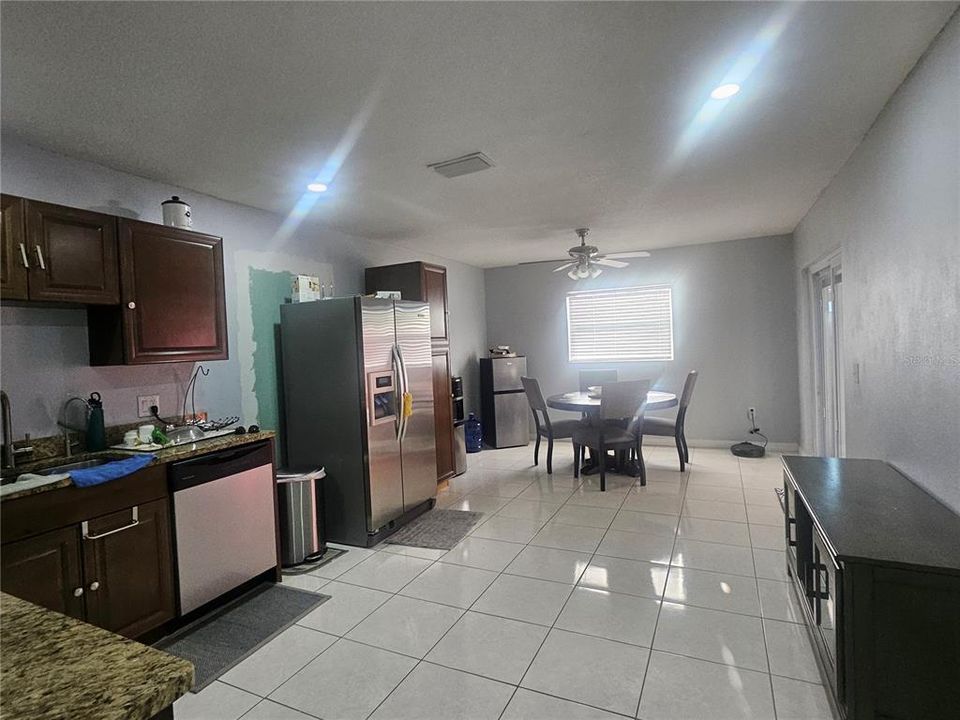 出租: $2,600 (4 贝兹, 2 浴室, 1359 平方英尺)