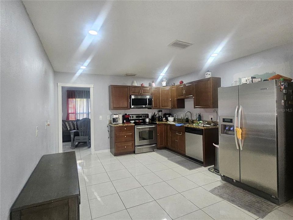 出租: $2,600 (4 贝兹, 2 浴室, 1359 平方英尺)