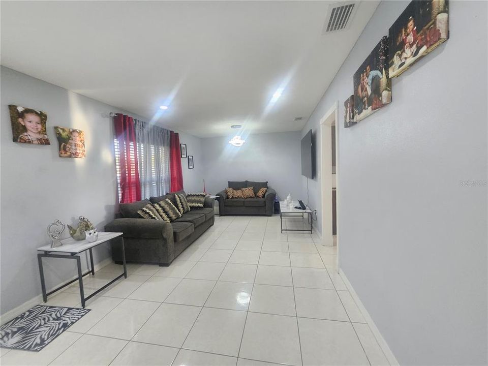 出租: $2,600 (4 贝兹, 2 浴室, 1359 平方英尺)