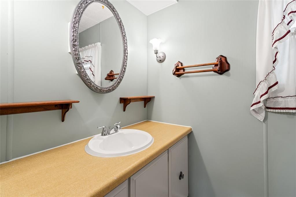 合同活跃: $134,900 (2 贝兹, 2 浴室, 1056 平方英尺)