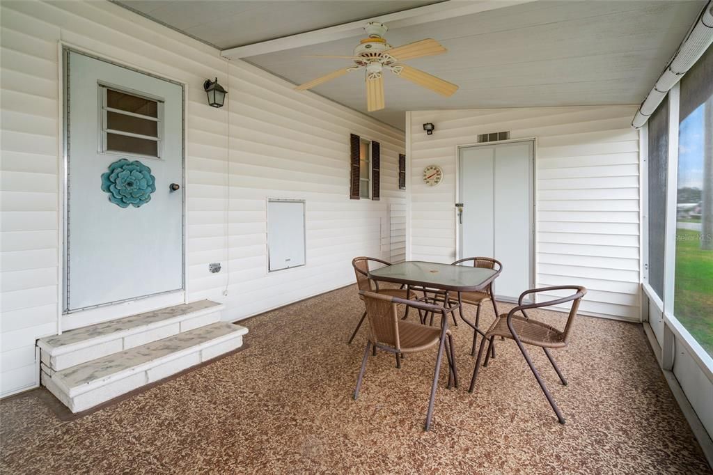 合同活跃: $134,900 (2 贝兹, 2 浴室, 1056 平方英尺)