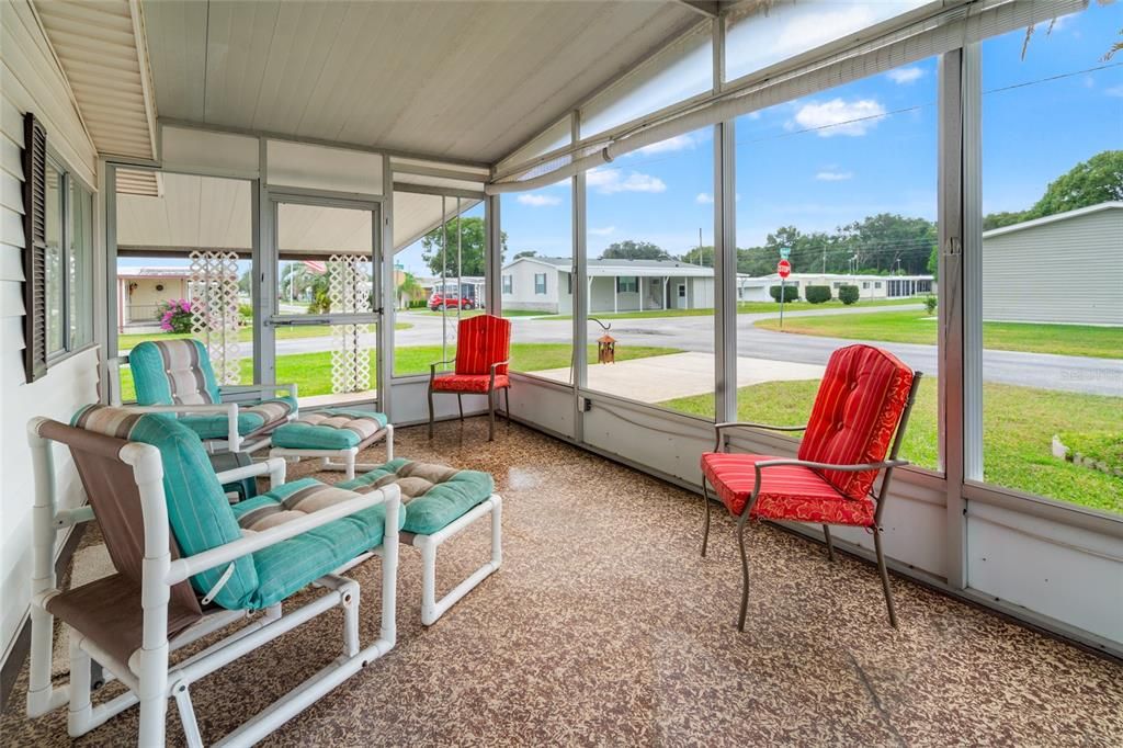 合同活跃: $134,900 (2 贝兹, 2 浴室, 1056 平方英尺)