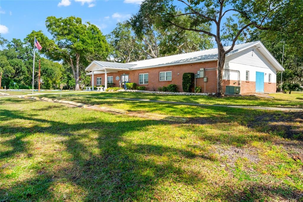 合同活跃: $134,900 (2 贝兹, 2 浴室, 1056 平方英尺)